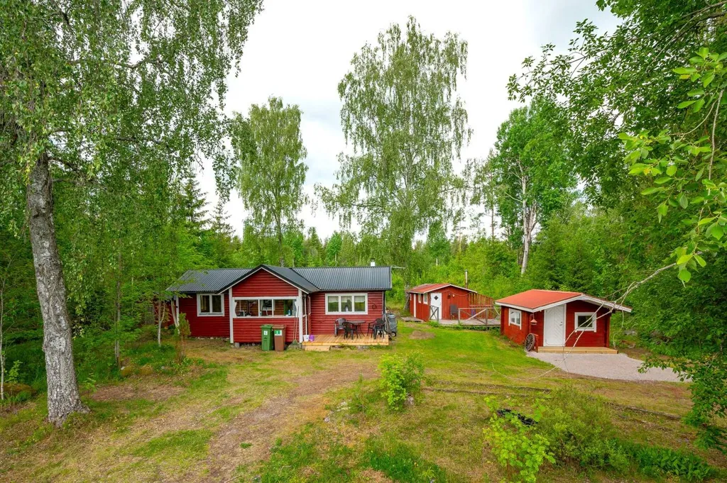 2-toaline maja asukohas Sandvikens kommun