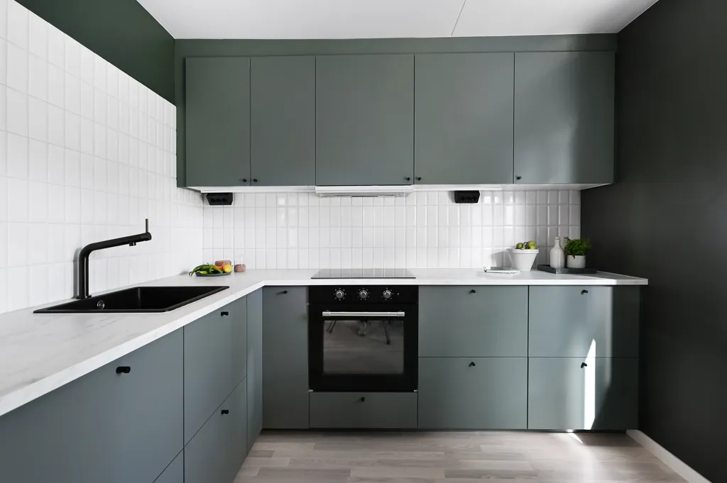 Cuisine - Fully Renovated Villa with Sunny Garden in Järfälla