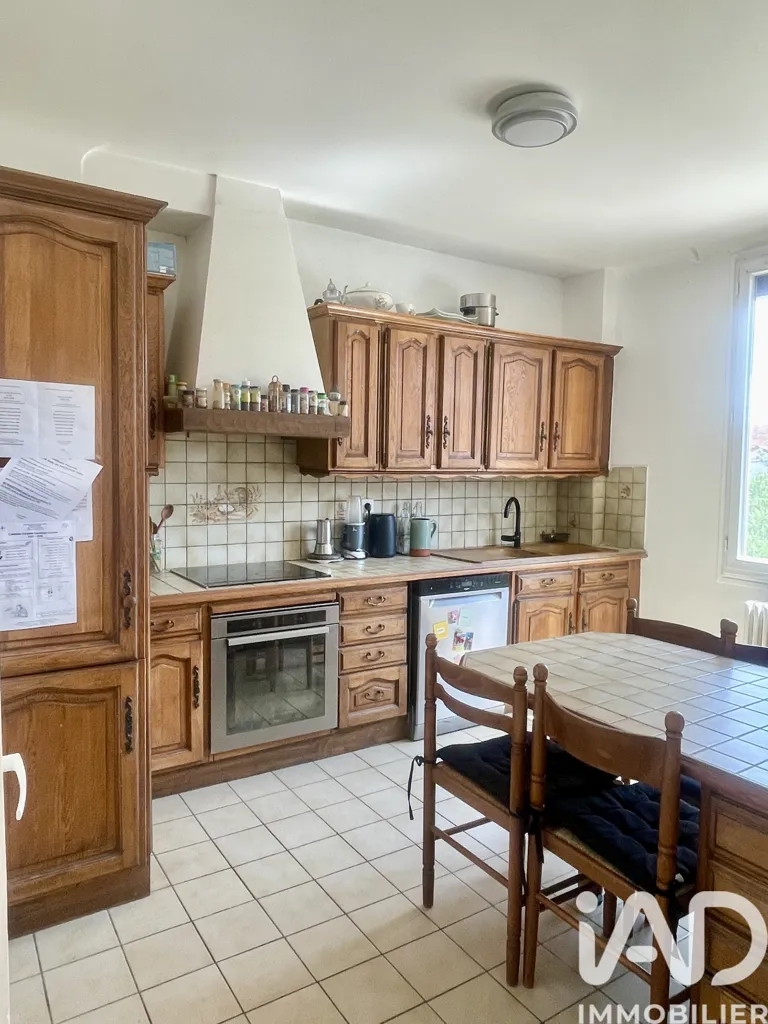 Köök - Spacious Apartment with Double Orientation in Clamart