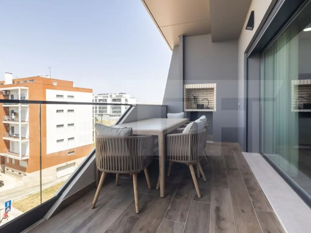 Rõdu - Luxury Duplex with Private Parking in Montijo