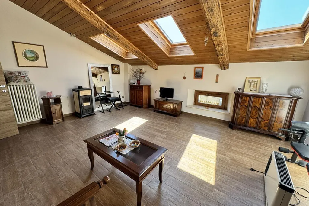 Séjour - Rear-Access Semi-Detached House with Mountain View in Itri