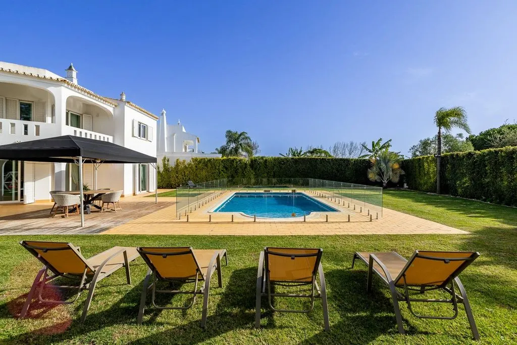 Bassein - Detached House with Pool in Vilamoura