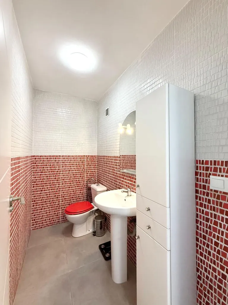Bathrooms - Reformed Flat with Balcony in Burjassot