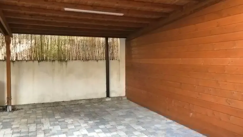 Garaaž - Four-Bedroom Apartment with Terrace in Florence