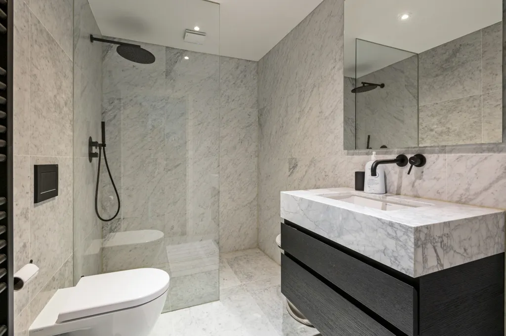 Salles de bain - Herenhuis Neo-Lodewijk XVI avec Jardin à Antwerpen