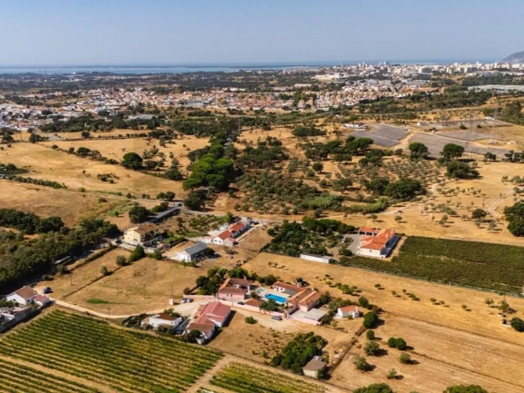 Vue aérienne - Luxury House with Multiple Units in Setúbal