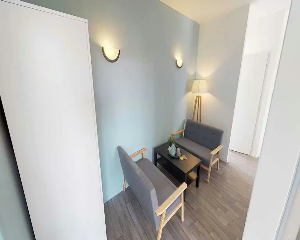 Esik - Apartment with Kitchen Amenities in Lille