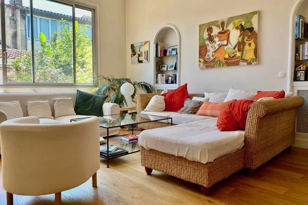 Elutuba - Stone House with Patio in Saint Bruno