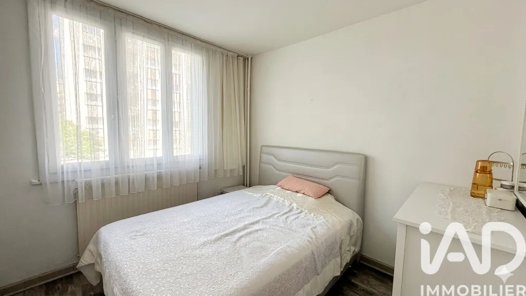 Chambres - Appartement avec balcon et parking à Fontaine