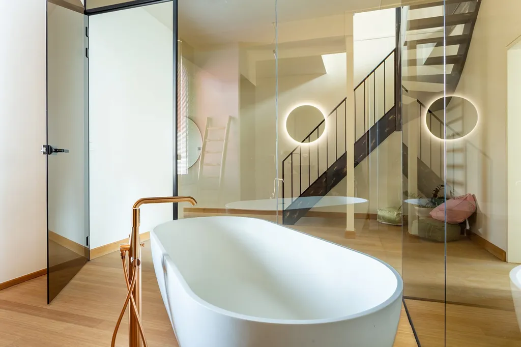 Salles de bain - Penthouse Rénové avec Terrasse dans le Zuid d'Anvers