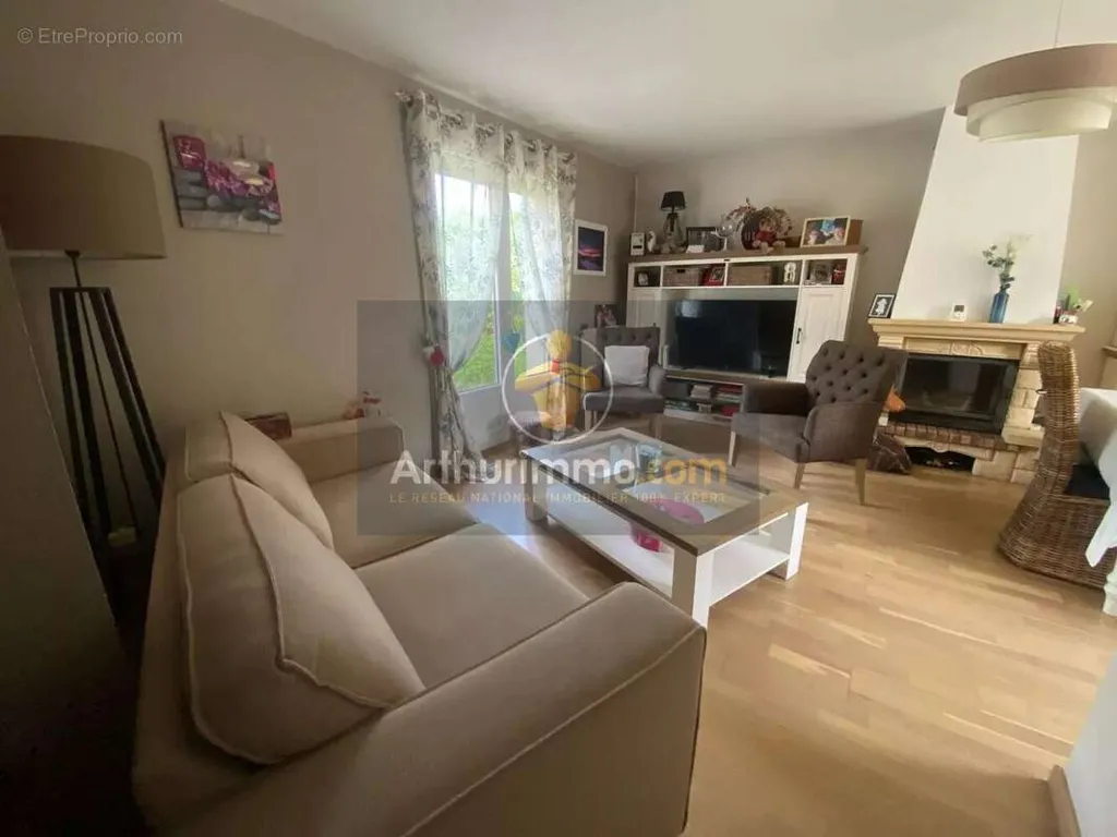 Elutuba - Charming House with Terrace in Brie-Comte-Robert