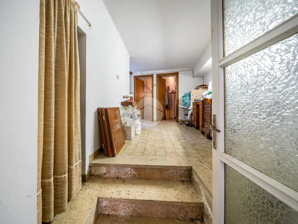 Ingresso - Two-Terrace Palazzine in Historic Negrar