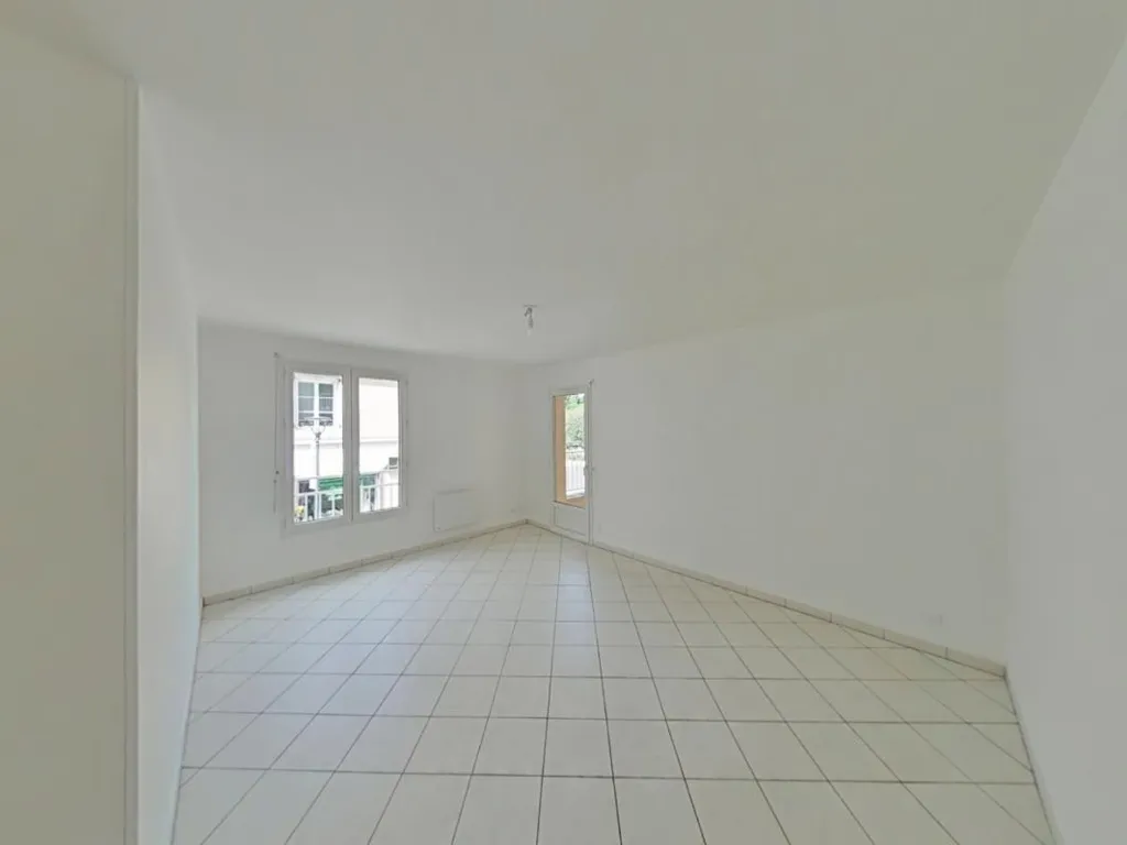 Pièces - Appartement avec Garage au Centre-ville de Montmorillon