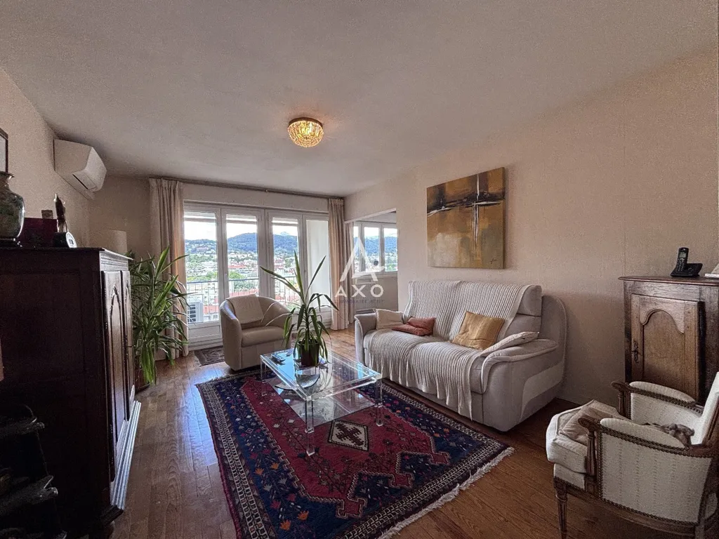 Elutuba - 5-Piece Flat with City View in Clermont-Ferrand