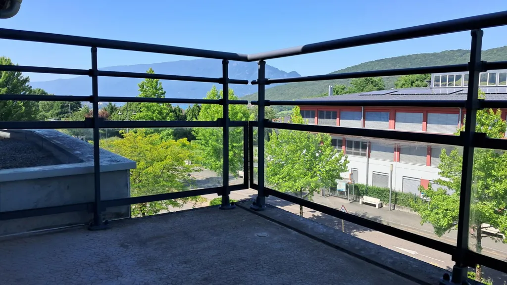 Rõdu - Flat with Balcony in Gresy-sur-Aix