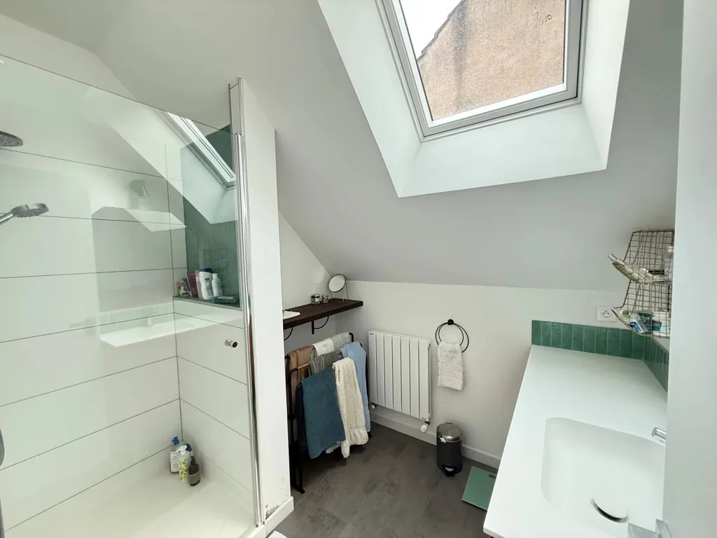 Salles de bain - Maison Familiale Rénovée avec Jardin à Clamart