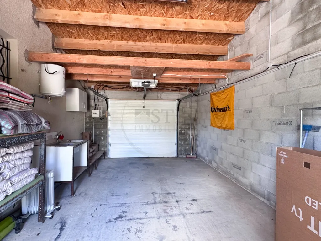 Garage - Terraced House with Garden in Chomérac