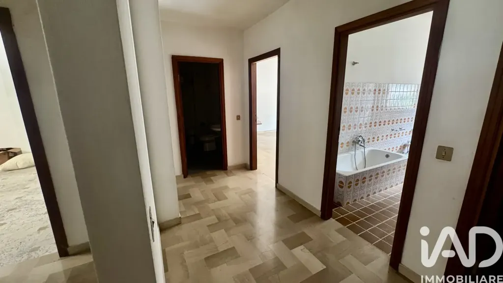Esik - Apartment to Renovate in San Benedetto del Tronto