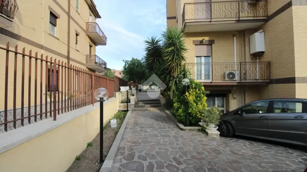 Esterno - Armed Studio with Garden in Labaro, Rome