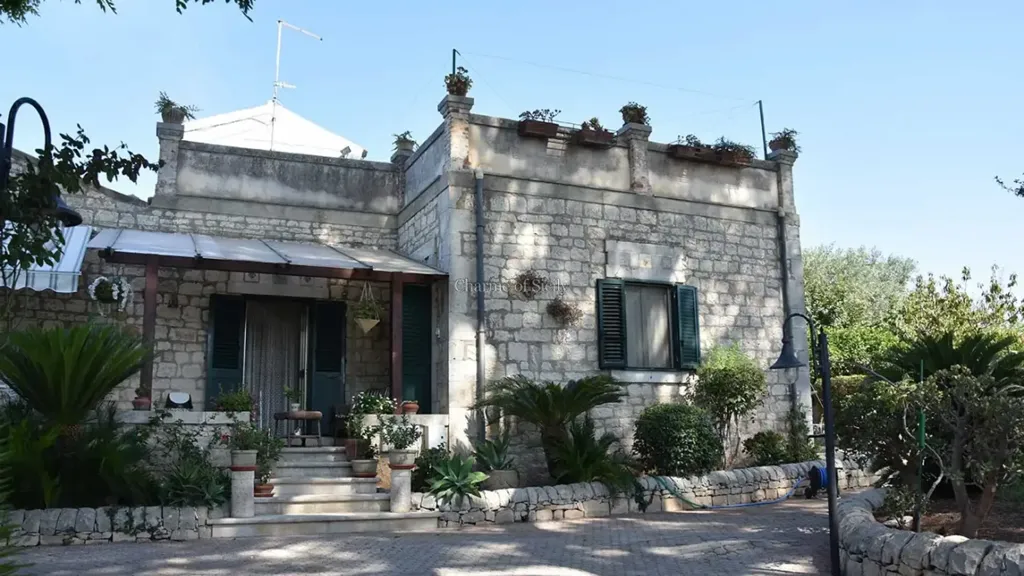 Välivaade - Independent House with Garden in Modica