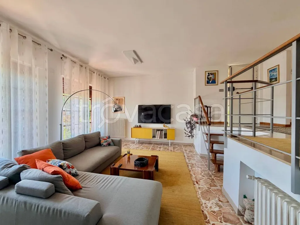 Soggiorno - Restored Villa with Garden in Bra