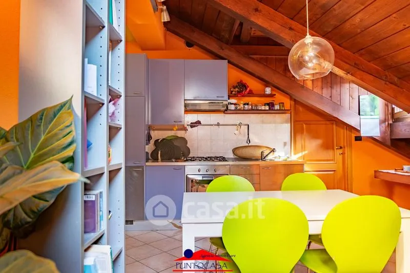 Söögituba - Two-Level Apartment with Balcony in Busca
