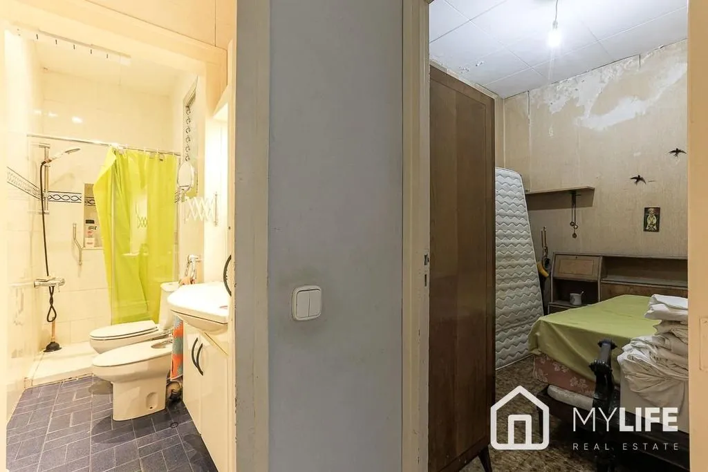Bagni - Apartment with Balcony on La Rambla, Barcelona