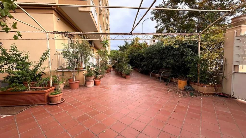 Terrasse - Spacious Apartment with Private Garden in Palermo