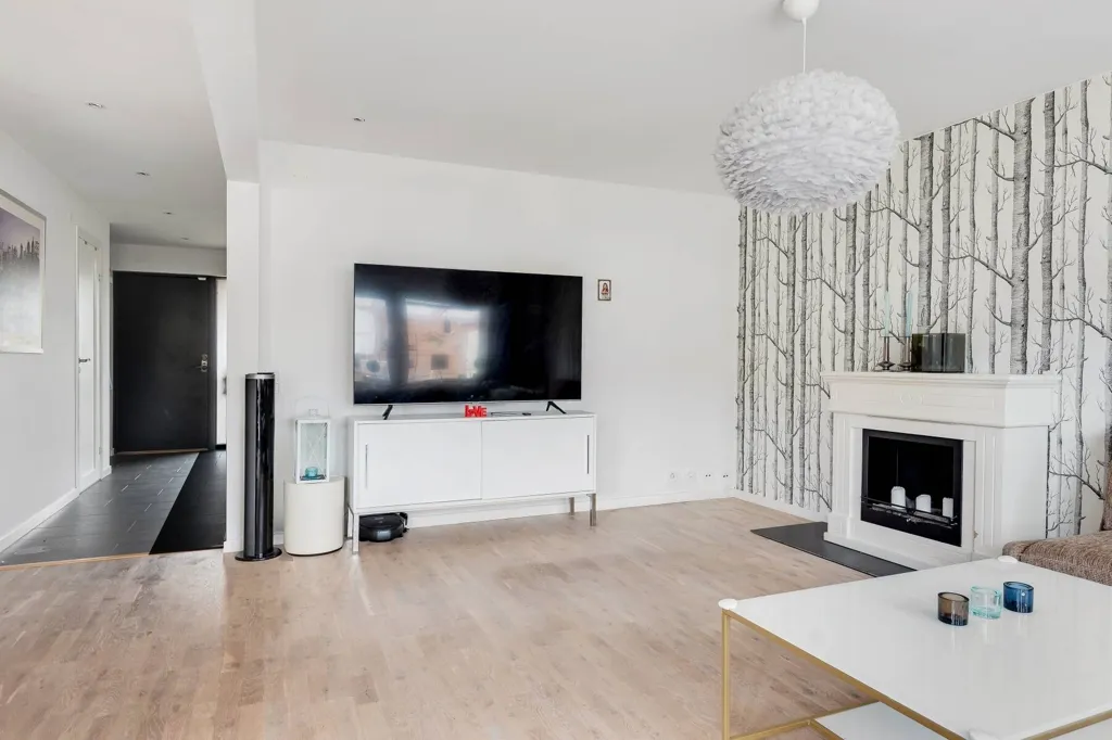 Elutuba - Renovated Two-Bedroom Flat with Garden in Järfälla