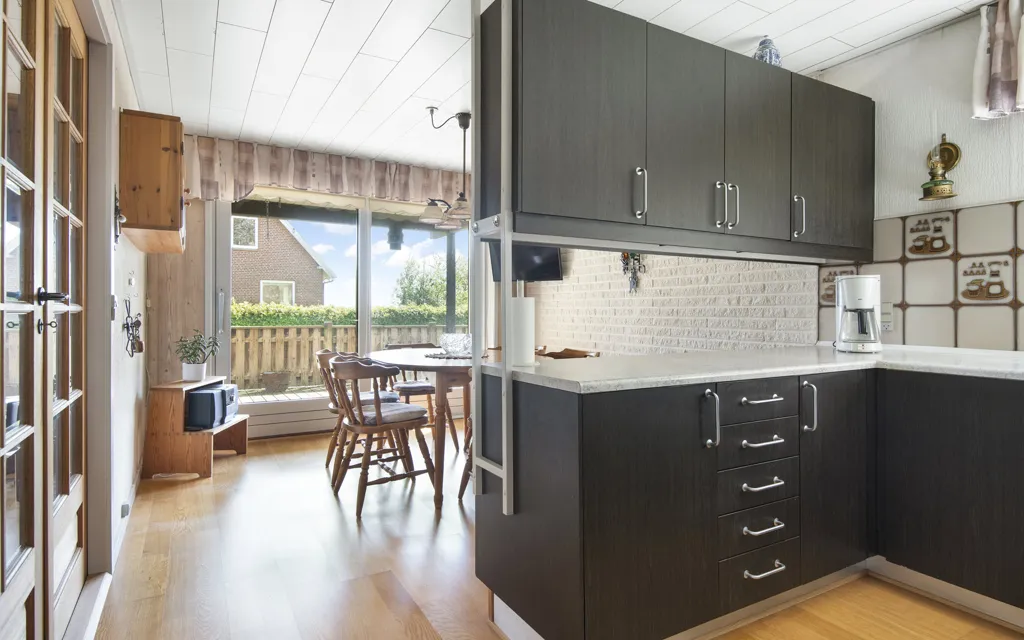 Cuisine - Spacious House with Workshop Garage in Tårs