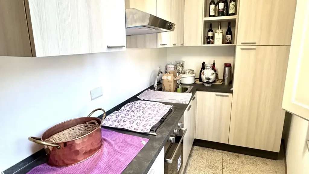 Cuisine - Trilocale with Terrace in Central Empoli