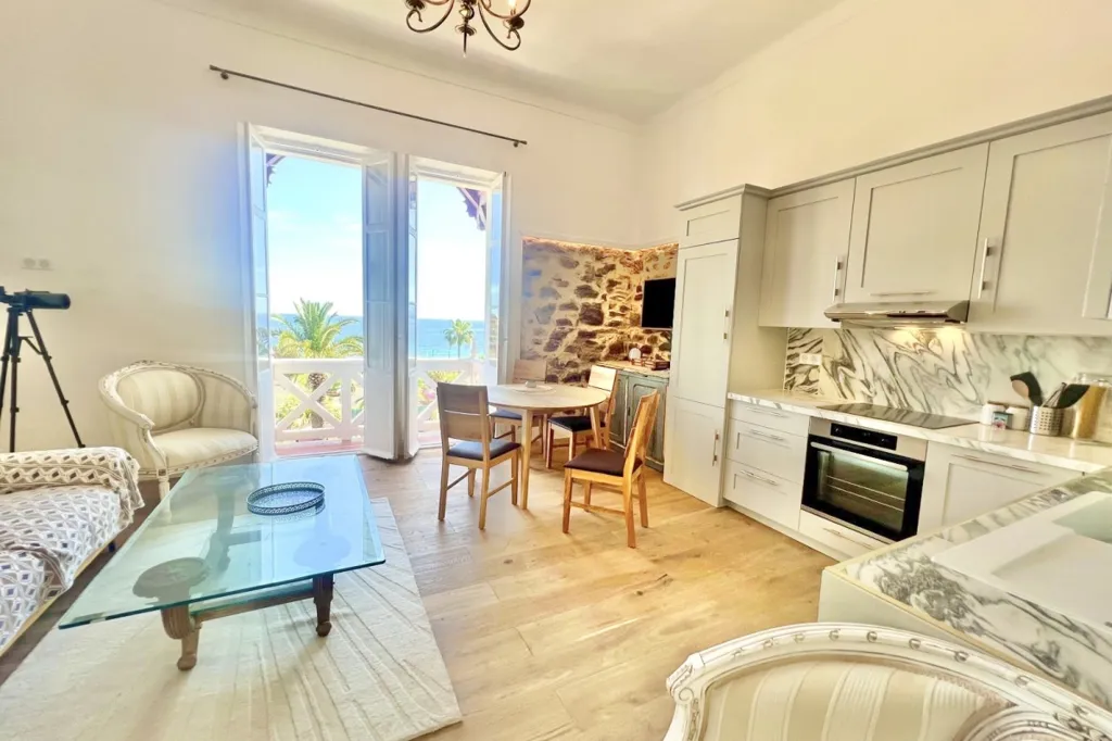 Séjour - Appartement Vue Mer avec Terrasse à Cannes