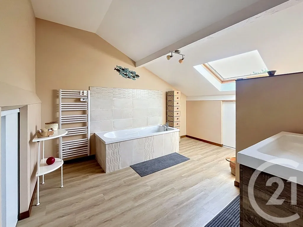 Salles de bain - Maison Charmante avec Jardin à Riom