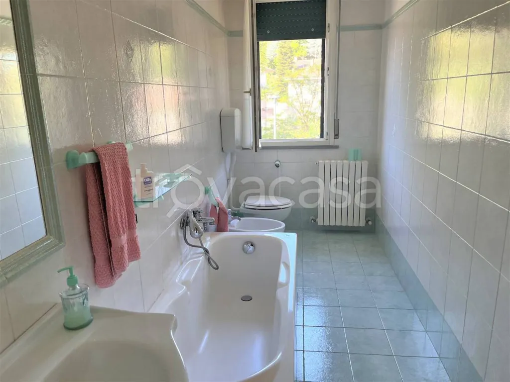 Salles de bain - Bright Apartment with Balcony in Urbino