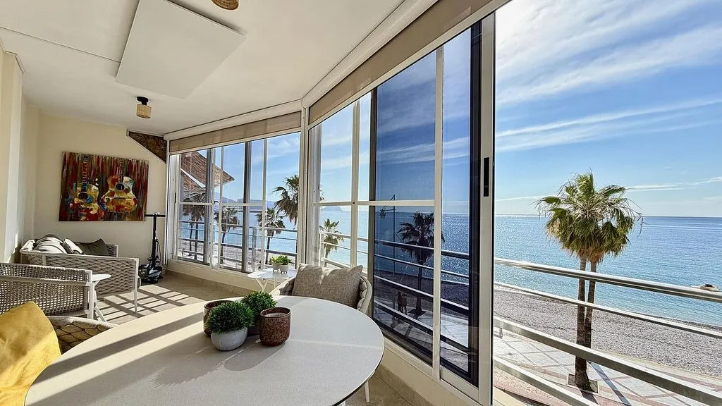 Balcon - Seafront Apartment with Pool in L'Albir