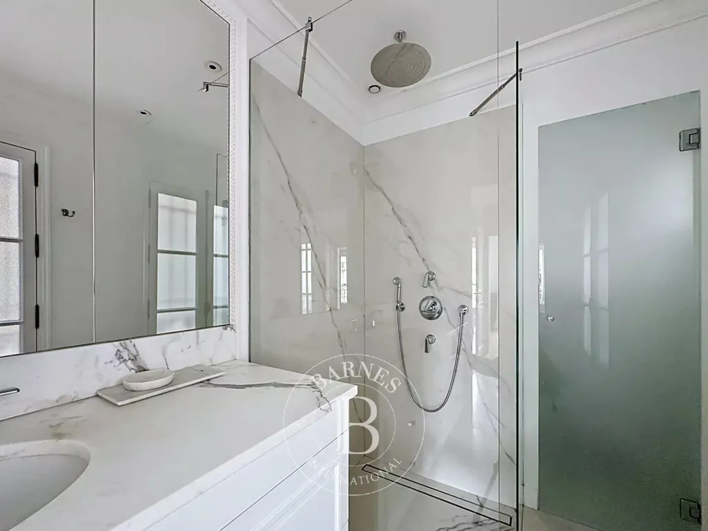 Bagni - Luxury Apartment with Balcony in Paris 7th