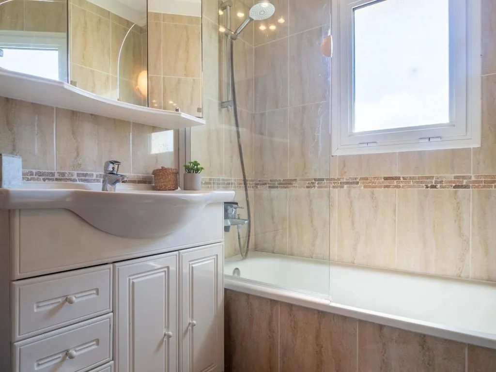 Bathrooms - Sea View House with Pool in Cala Mateua