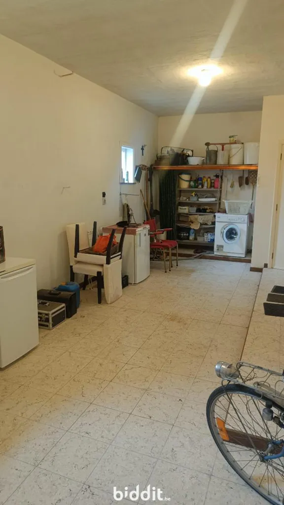 Garaaž - Detached House with Garden in Well-located Area