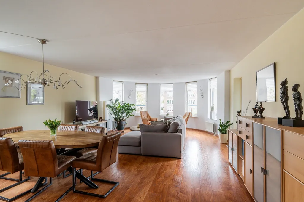 3-toaline korter asukohas Schiedam