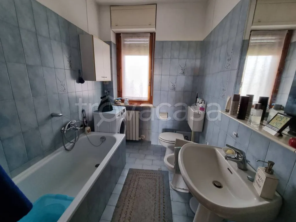 Bathrooms - Penthouse Apartment with Balcony in Grugliasco