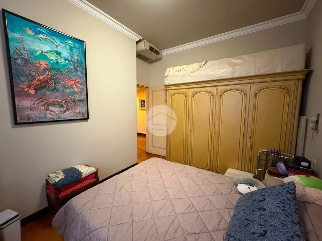 Bedrooms - Spacious 6-Room Apartment in Genoa