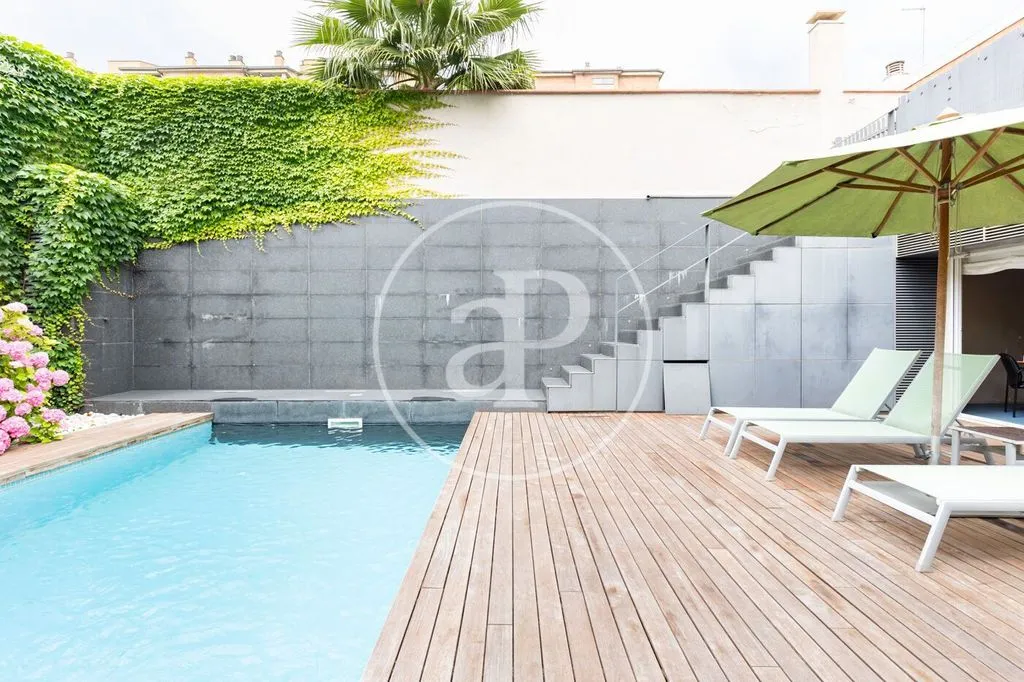 Piscine - Luxury Townhouse with Pool in Sabadell Centre