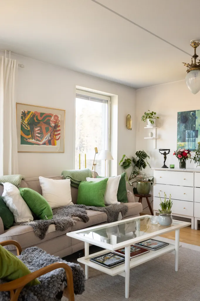 Séjour - 55+ Apartment with Two Balconies in Nockeby Backe