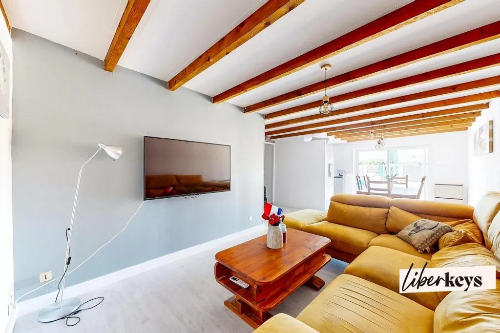 Elutuba - Spacious House with Polyvalent Room in Vauvert