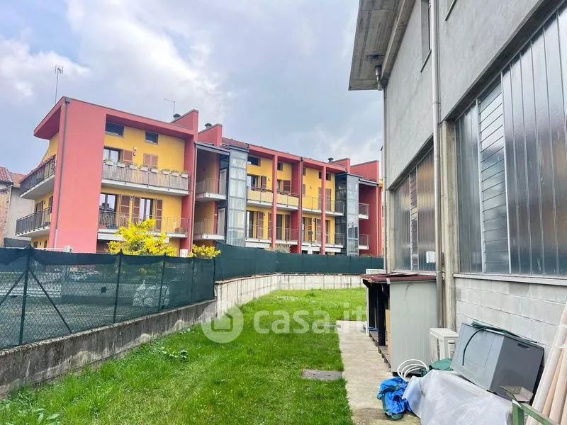 Garden - Duplex Apartment with Balcony in Cantù