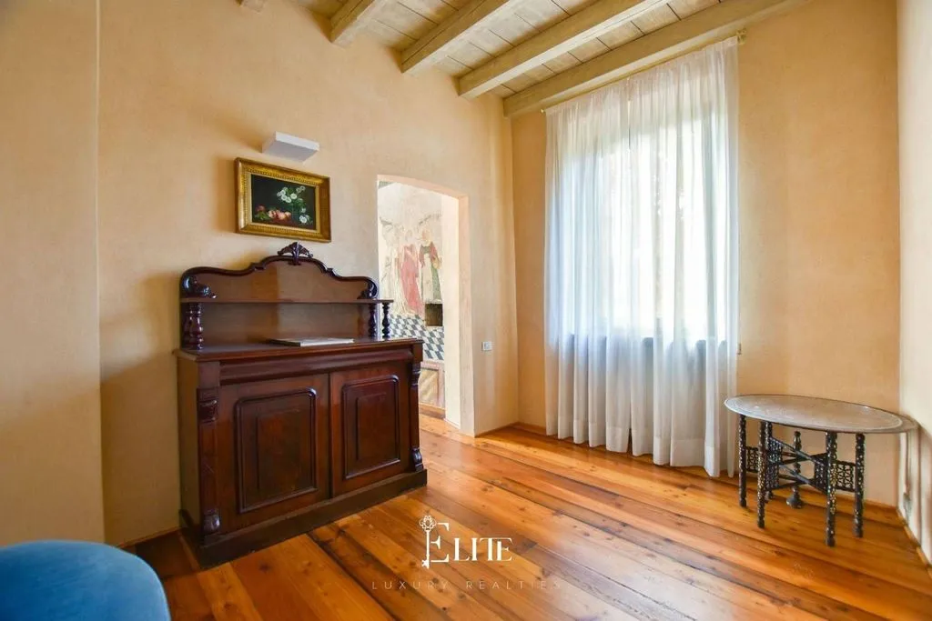Elutuba - Historic Villa with Private Garden in Azzate