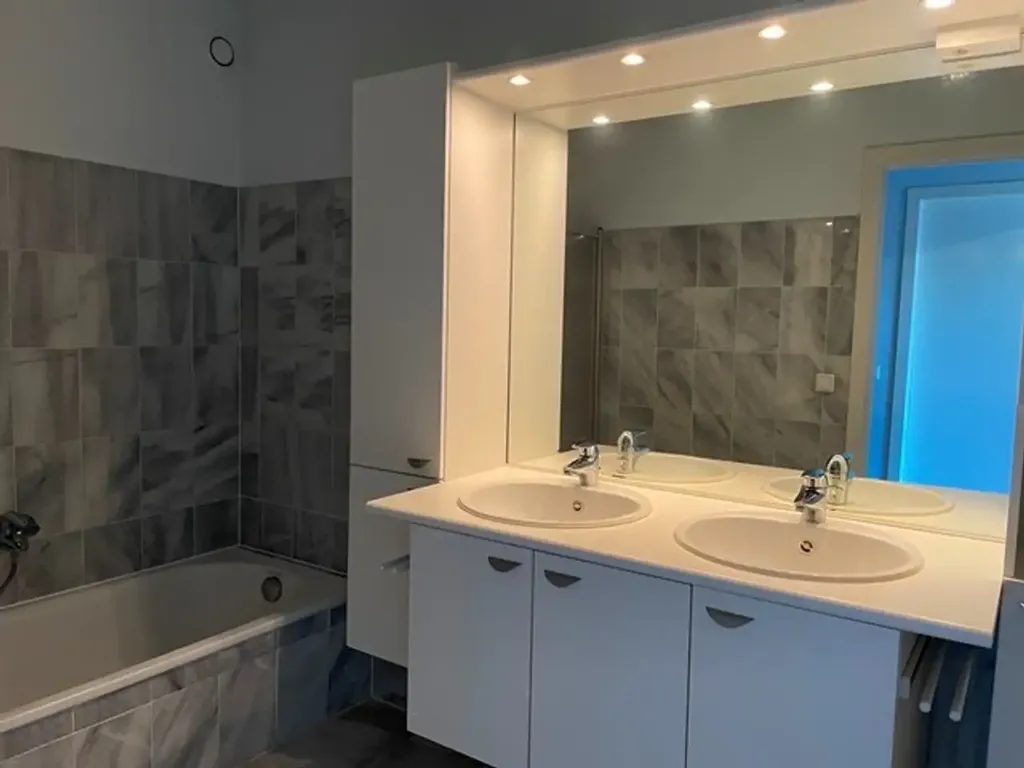Vannitoad - Energy-Efficient Apartment with Two Terraces in Bilzen