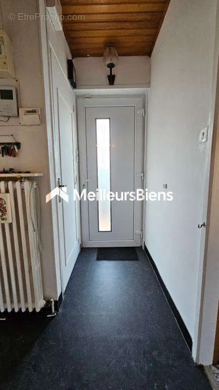 Entrée - Maison Individuelle avec Jardin à Louvignies