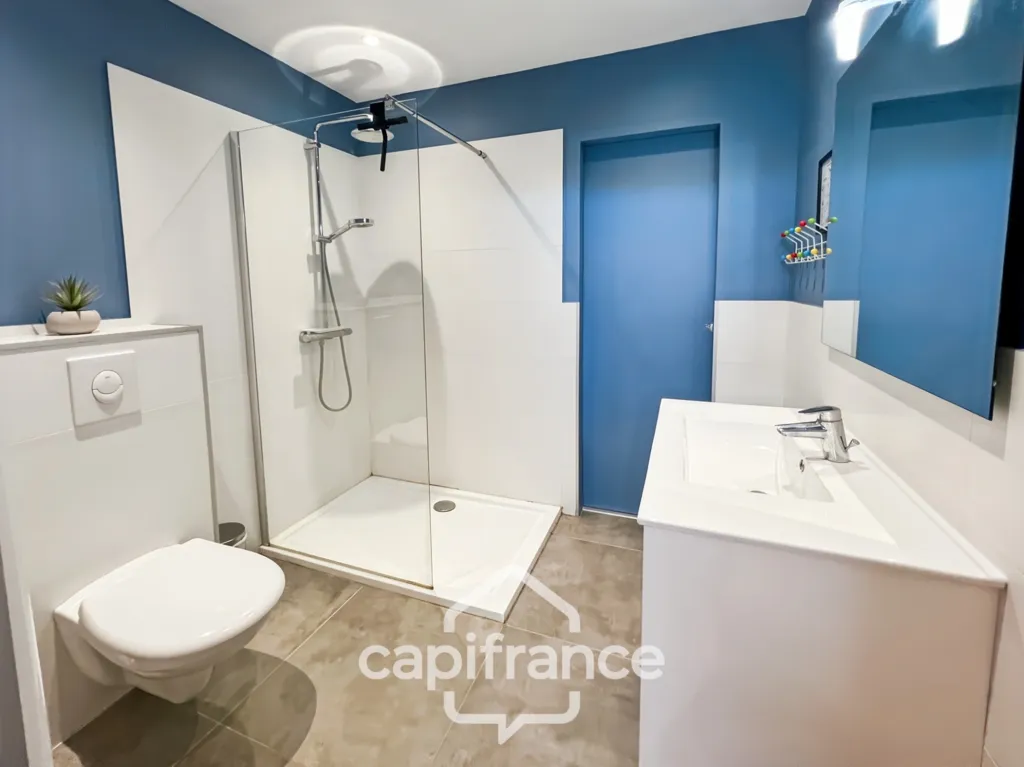 Vannitoad - Contemporary House with Pool in La Garde