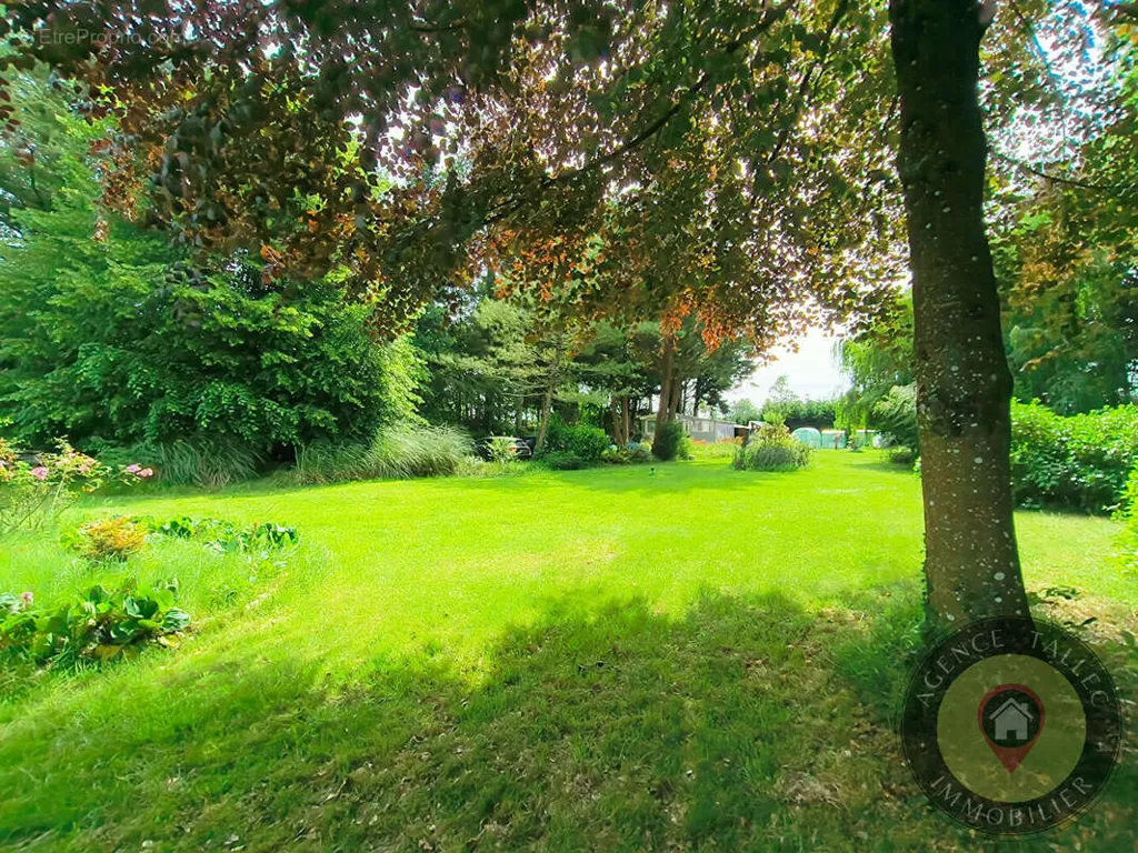 Giardino - Leisure Plot with Orchard near Dinan